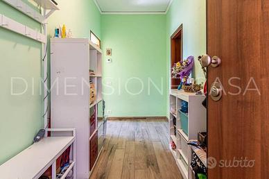 Appartamento di 114 m² con più di 5 locali e box a