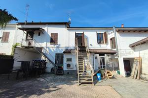 CASA SEMINDIPENDENTE A MONTEGIOCO