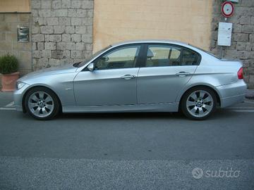 auto bmw320