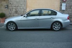 auto bmw320