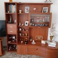 Parete attrezzata in buone condizioni