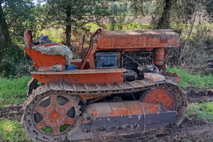 Trattore fiat per pezzi di ricambio (non va in mot