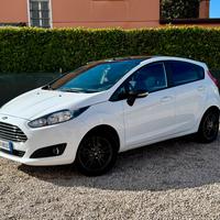 Ford Fiesta 1.4 GPL White and Black