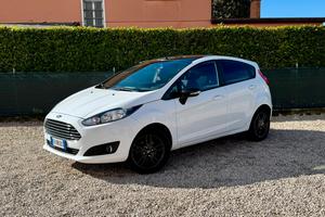 Ford Fiesta 1.4 GPL White and Black