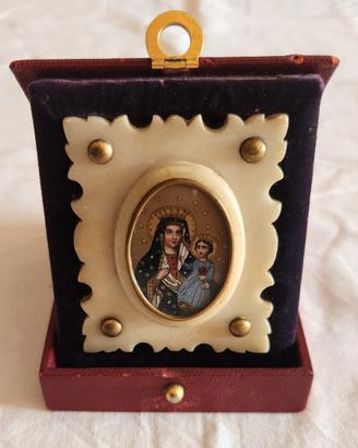 Miniatura devozionale antica o piccolo reliquiario