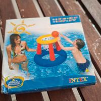 Gioco gonfiabile basket in mare piscina 