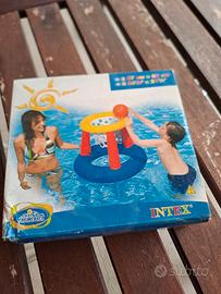 Gioco gonfiabile basket in mare piscina 