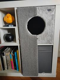 Cuccia + tiragraffi Igloo Trixie per scaffali