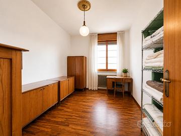Portascarpe in legno di pino e 2 bauli