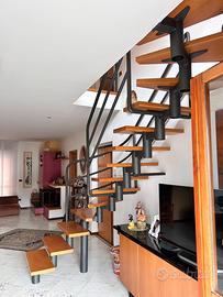 Scala interna artigianale
