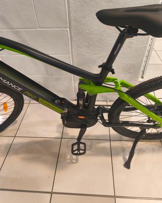 bicicletta elettrica  argento performance pro