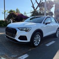 Audi Q3 45 TFSI e S tronic Business