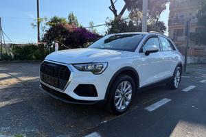 Audi Q3 45 TFSI e S tronic Business