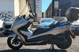 Honda Forza 300 ABS 2014 – SOLO 19.000KM