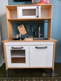 Dukting, cucina in legno Ikea+giochi educativi