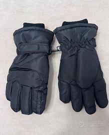 Guanti neri invernali