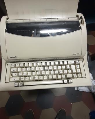 Macchina da scrivere OLIVETTI linea 101