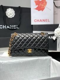 Borsa a mano Chanel Media Flap in pelle di agnello