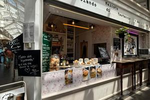 Mercato Testaccio- banco pronto all'apertura