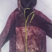 Giubbino con cappuccio mimetico