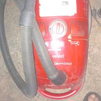 Aspirapolvere. usato