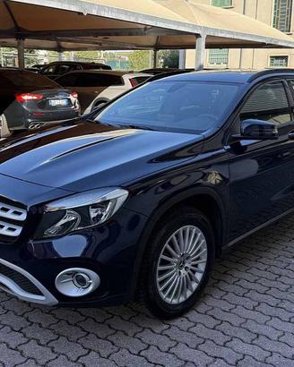 MERCEDES-BENZ GLA 180 d SPORT TELECAMERA NAVIGAT