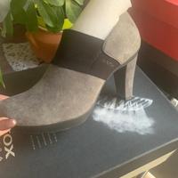 Tronchetto Geox scamosciato numero  37 a 35€