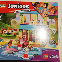Lego juniors La casa sul lago di Stephanie 10763