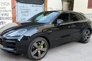 Porsche Cayenne E-Hybrid Coupè Platinum Edition