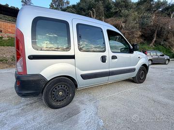 Renault kangoo per disabili