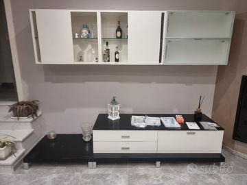 parete attrezzata laccata