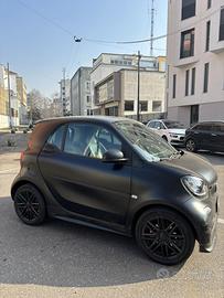 SMART EQ FORTWO PURE BLACK – 1 DI 50 AL MONDO