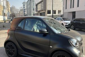 SMART EQ FORTWO PURE BLACK – 1 DI 50 AL MONDO