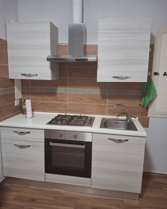 Arredo completo bilocale usato pochissimo  Cucina