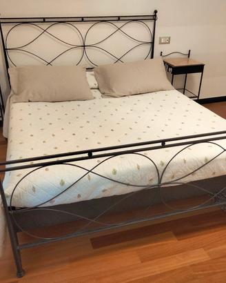 Struttura letto in ferro battuto