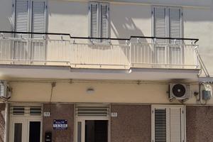 Casa indipendente in Via de Amicis 152 - Avola