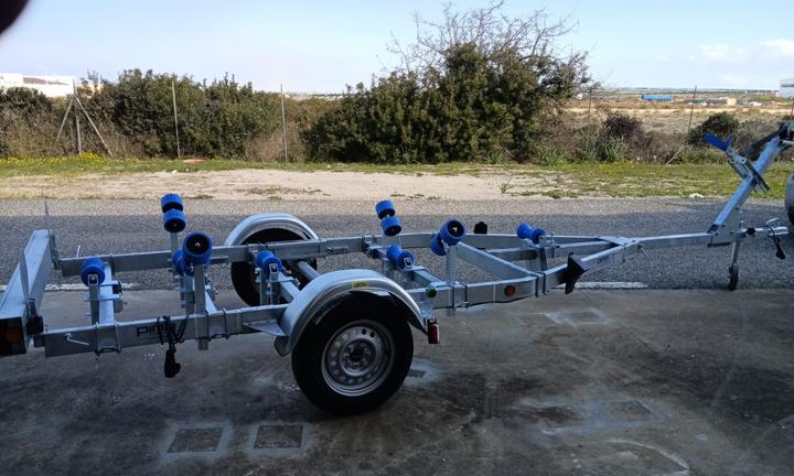 Carrello porta barca 750kg