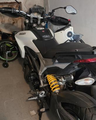 ducati iperstrada 821
