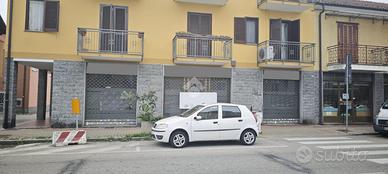 NEGOZIO A TROFARELLO