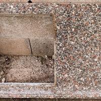 Piano in granito cucina con foro per fornelli