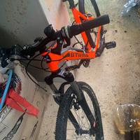 Bicicletta nuova pari al nuovo