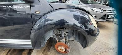 VOLKSWAGEN NEW BEETLE 2004 - PARAFANGO DESTRO