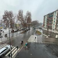 Bilocale ampio e luminoso in viale Cassala Milano