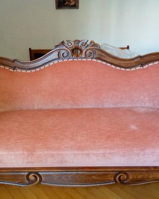 Elegante divanetto antico 