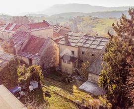 CASA DI CORTE A BOSCO CHIESANUOVA