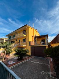 Parco Vittoria 1 Varcaturo - Villa ristrutturata