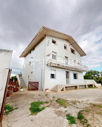 Intera palazzina bancali