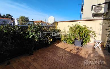 Ampio trilocale con terrazzo