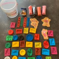 Plastilina e formine con extra sorpresa