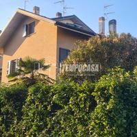 VILLETTA CON BOX E GIARDINO!!